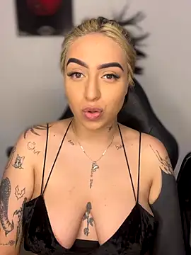 AnnikaMerliahh  online show from November 7, 9:41 pm