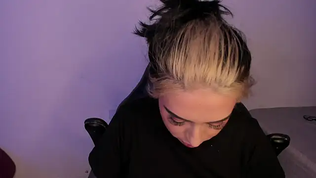 AnnikaMerliahh  online show from November 8, 9:51 pm