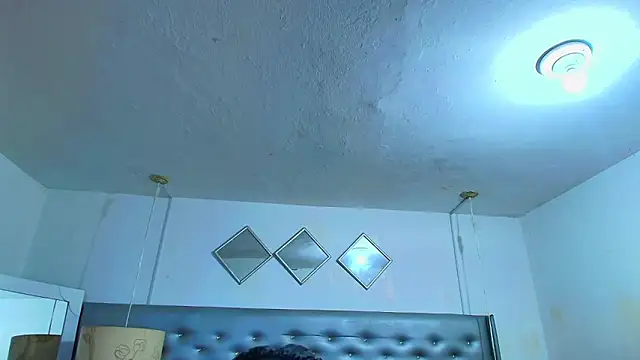 EileenBenzon online show from March 9, 4:10 pm