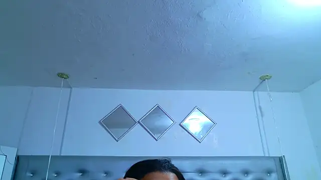 EileenBenzon online show from April 28, 3:44 am