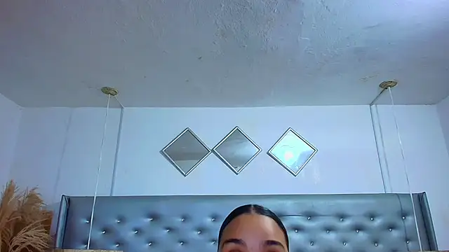 EileenBenzon online show from December 3, 4:50 pm