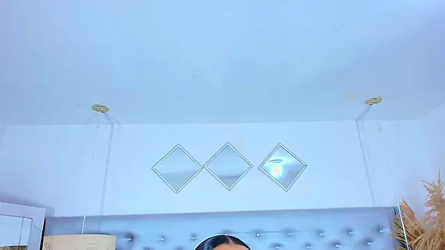 EileenBenzon online show from February 18, 5:05 am