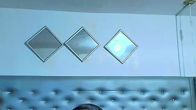 EileenBenzon online show from March 10, 5:00 am