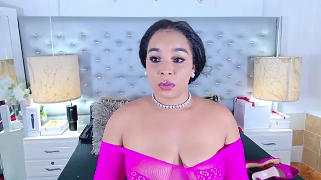 EileenBenzon online show from April 10, 4:19 am