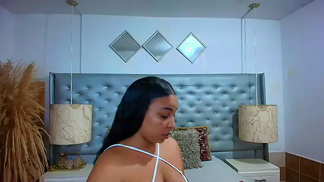 EileenBenzon online show from January 6, 6:23 pm