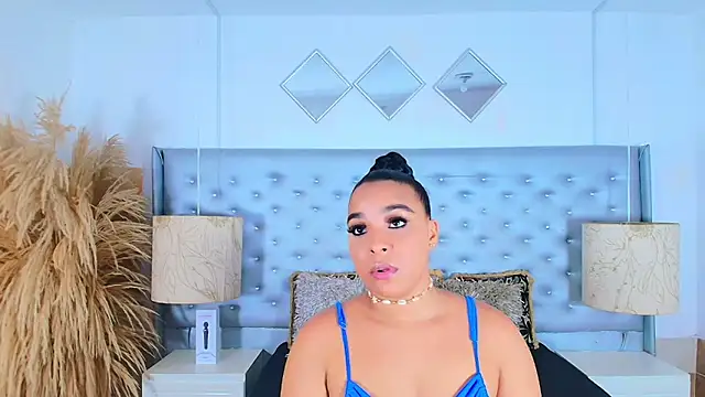 EileenBenzon online show from November 21, 5:12 pm