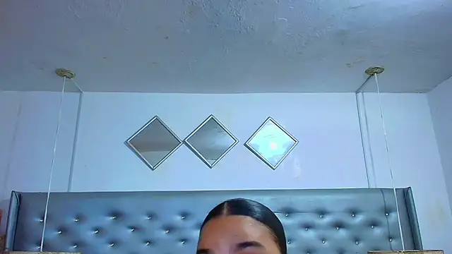 EileenBenzon online show from December 1, 4:41 pm