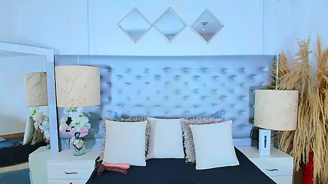 EileenBenzon online show from February 17, 4:21 am