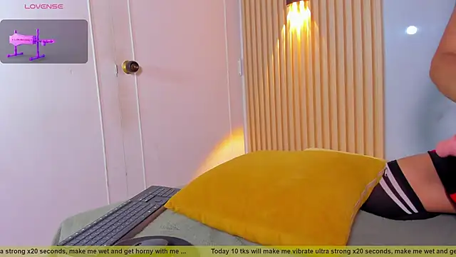 Snapshot of Lil_eva2 chatting on September 11, 7:25 pm Lil eva2 online show from September 11, 7:25 pm