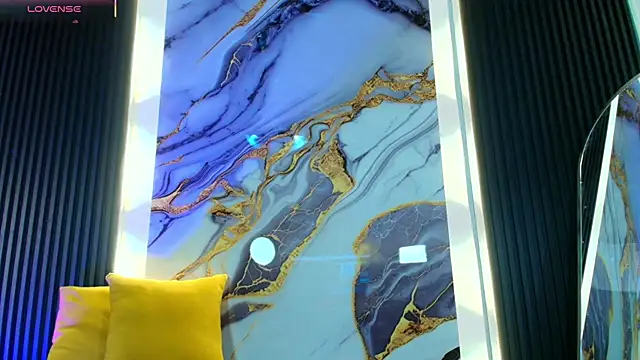 Lil eva2 online show from December 17, 7:30 pm