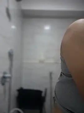 Snapshot of ved240 chatting on December 2, 5:31 am ved240 online show from December 2, 5:31 am