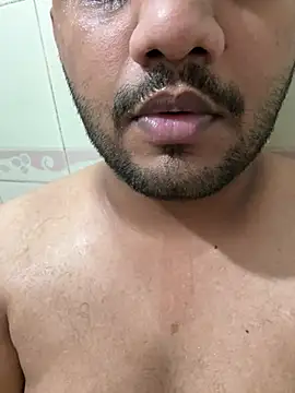 ved240 online show from April 18, 6:21 pm