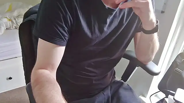 an4y8ot online show from April 7, 12:07 pm