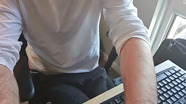 an4y8ot online show from March 6, 9:04 am