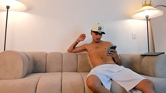 Ian and Noah online show from March 5, 11:21 pm