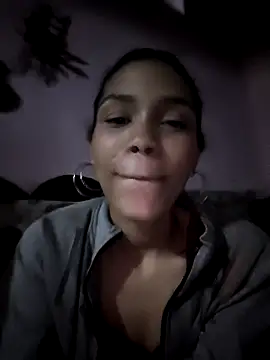 Snapshot of Cositarica_69 chatting on February 28, 6:46 am Cositarica 69 online show from February 28, 6:46 am