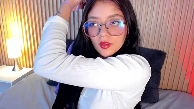 Snapshot of lana_dol chatting on October 24, 1:10 pm lana dol online show from October 24, 1:10 pm