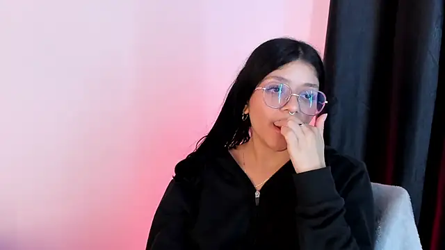 Snapshot of lana_dol chatting on March 17, 3:29 pm lana dol online show from March 17, 3:29 pm