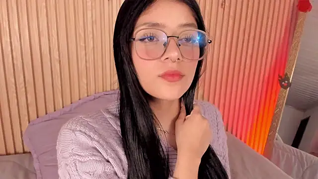 Snapshot of lana_dol chatting on December 16, 1:15 pm lana dol online show from December 16, 1:15 pm