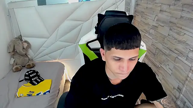 Brayan lopezz online show from March 18, 7:01 pm