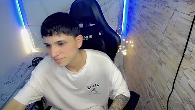 Brayan lopezz online show from December 5, 5:44 pm