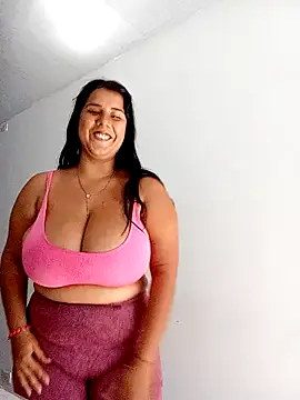 andreinabigtits online show from February 4, 7:11 pm