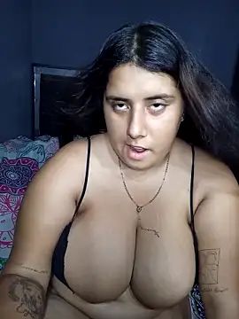 andreinabigtits online show from October 25, 6:52 pm