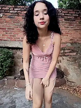 sweet outdoor charm online show from November 21, 8:19 pm