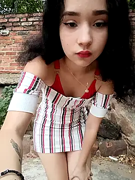 sweet outdoor charm online show from November 29, 7:47 pm