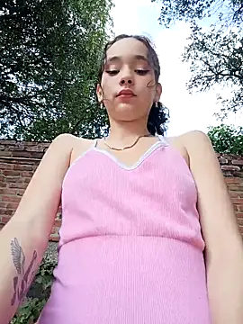 sweet outdoor charm online show from February 13, 7:58 pm