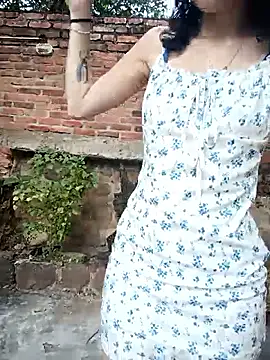 sweet outdoor charm online show from February 14, 7:36 pm