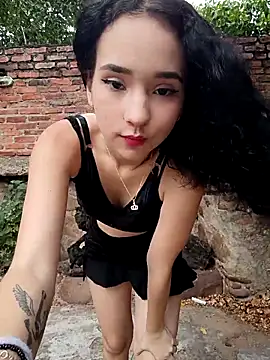 sweet outdoor charm online show from November 28, 8:09 pm