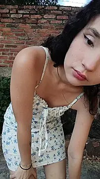 sweet outdoor charm online show from December 17, 7:52 pm