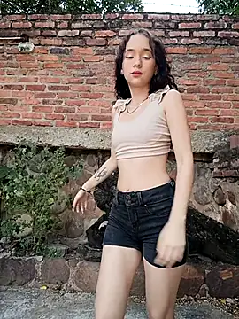 sweet outdoor charm online show from February 25, 7:47 pm