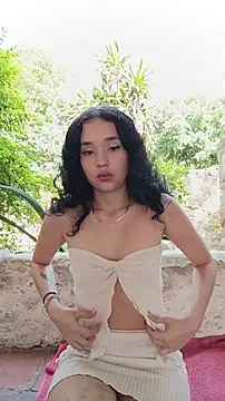 sweet outdoor charm online show from December 14, 2:55 pm