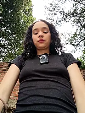 sweet outdoor charm online show from April 1, 7:33 pm