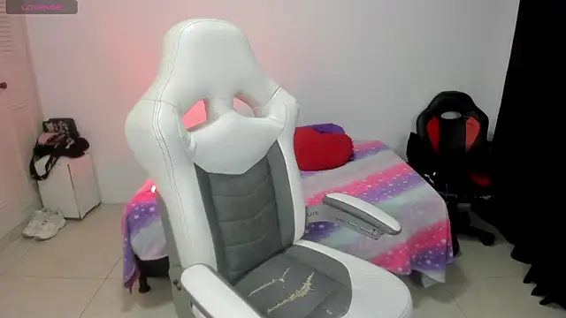 sofiakey online show from May 17, 4:34 am