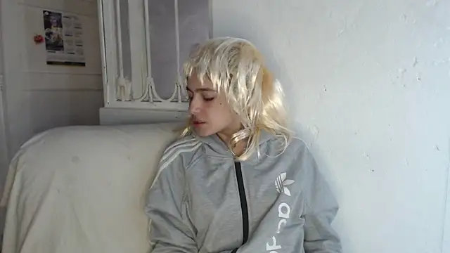 skinny sweet2411 online show from November 12, 3:16 pm