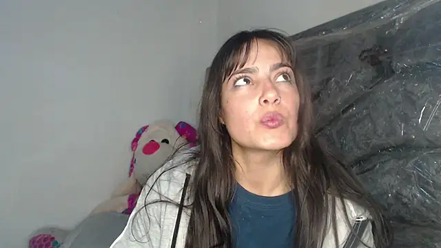 skinny sweet2411 online show from March 20, 4:24 am