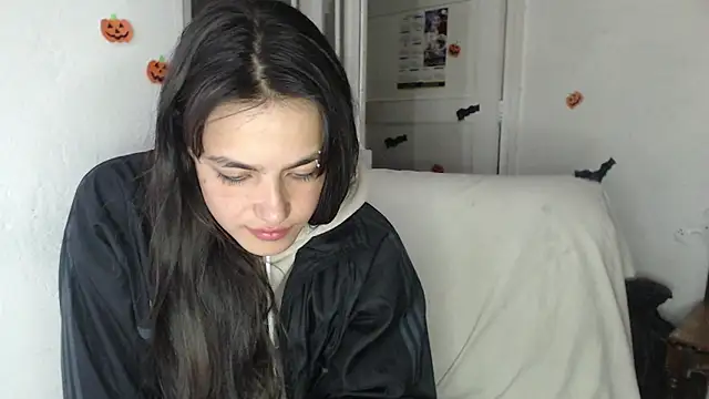 skinny sweet2411 online show from November 7, 8:30 am