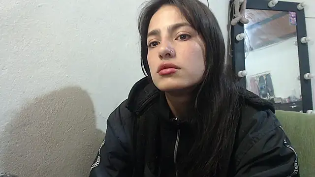 skinny sweet2411 online show from May 23, 5:06 am