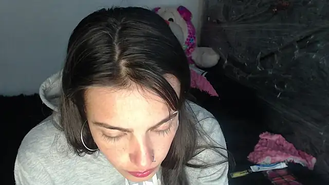 skinny sweet2411 online show from December 16, 1:04 pm