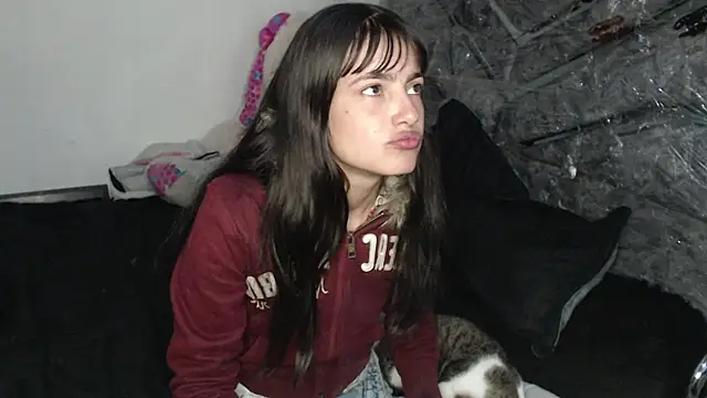 skinny sweet2411 online show from February 16, 8:07 pm