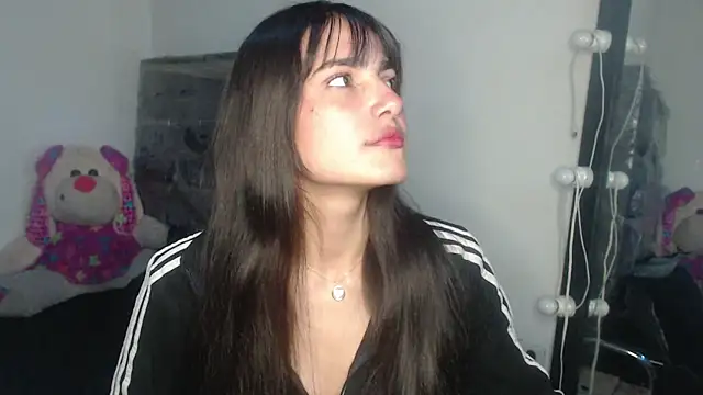 skinny sweet2411 online show from April 3, 3:35 am