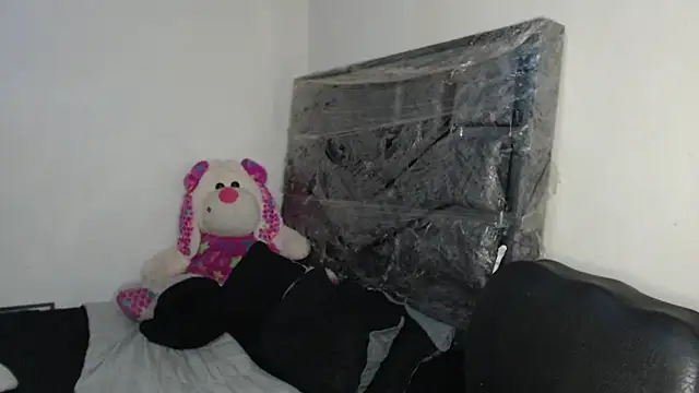 skinny sweet2411 online show from February 21, 7:38 pm