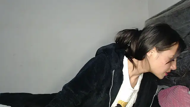 skinny sweet2411 online show from January 7, 3:33 am