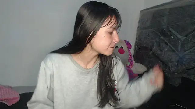 skinny sweet2411 online show from April 14, 9:03 am