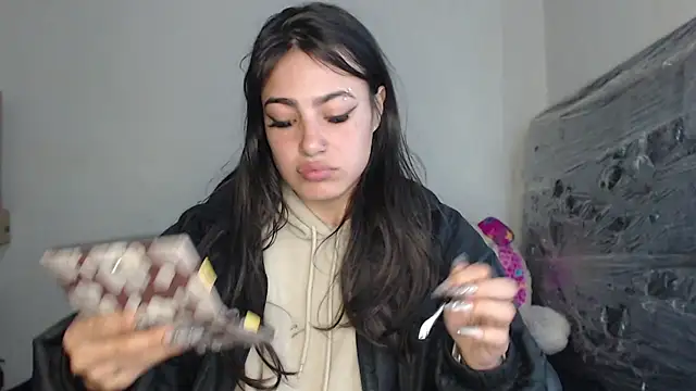 skinny sweet2411 online show from November 29, 4:23 am