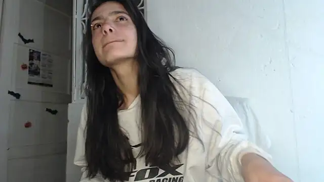 skinny sweet2411 online show from November 10, 1:43 am