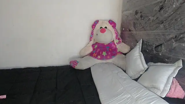 skinny sweet2411 online show from December 18, 4:28 am